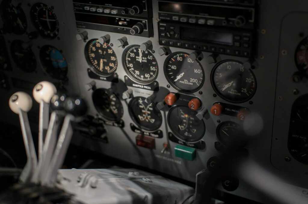 Instrumente, Messinstrumente [Foto von Mitchel Boot auf Unsplash]